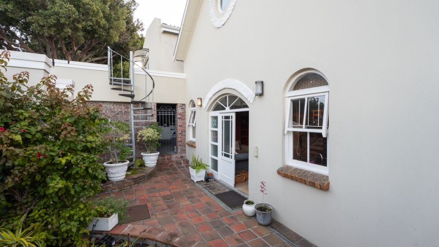 4 Bedroom Property for Sale in Claremont Upper Western Cape